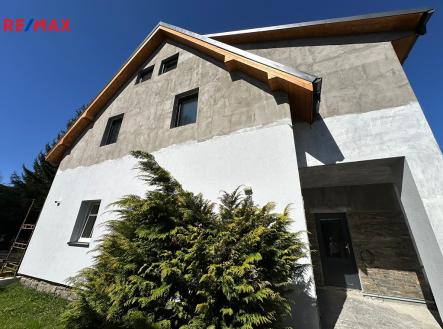 Boční vstup | Prodej bytu, 4+kk, 88 m²