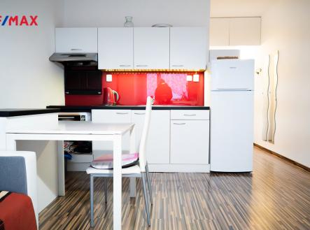 Pronájem bytu, 1+kk, 33 m² obrázek