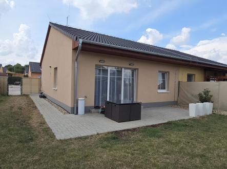 Dům ze zahrady | Pronájem - dům/vila, 80 m²