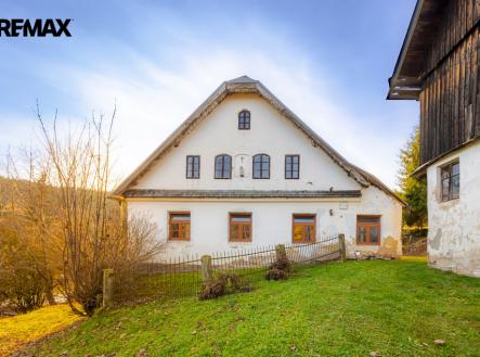 čelní pohled na chalupu | Prodej - dům/vila, 175 m²