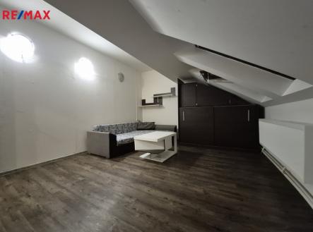 20251210-182949.jpg | Pronájem bytu, 1+1, 31 m²