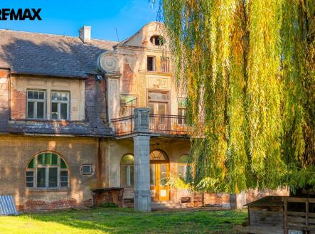 p1034748-1.jpg | Prodej - historický objekt, 2 411 m²