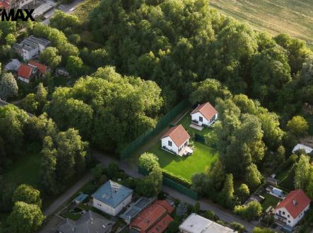 dva-domy.jpg | Prodej - pozemek pro bydlení, 1 678 m²