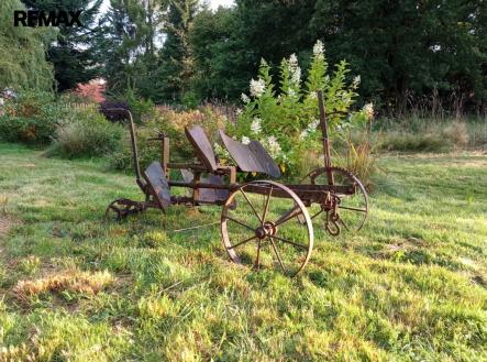 9246e5f7-1557-4e37-ad1a-bfcce30c368a.jpg | Prodej - pozemek pro bydlení, 1 800 m²