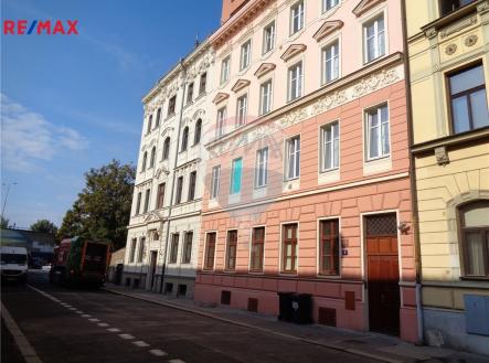 pohled na dům | Pronájem bytu, 1+kk, 40 m²