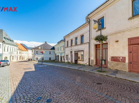 ulice Husova | Prodej - dům/vila, 243 m²