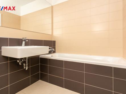 6e1a7699.jpg | Pronájem bytu, 3+kk, 70 m²