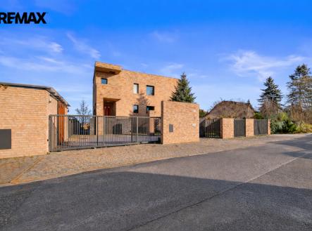 Prodej - dům/vila, 330 m² obrázek