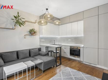 Pronájem bytu, 1+kk, 33 m²