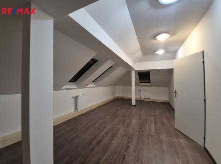 Pronájem bytu, 2+1, 76 m² obrázek