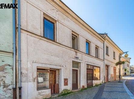 Dům z blízka | Prodej - dům/vila, 243 m²