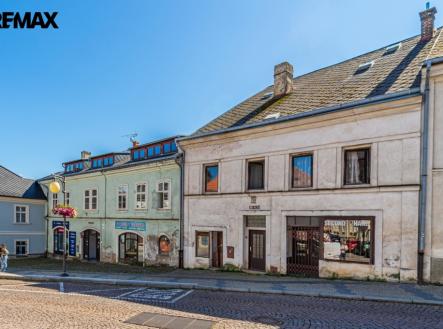 Dům | Prodej - dům/vila, 243 m²