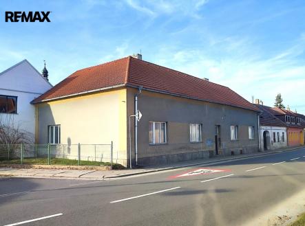 pohled-na-dum-z-ulice.jpeg | Prodej - dům/vila, 148 m²