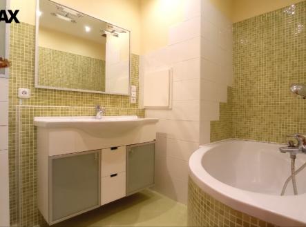 1000060365.jpg | Pronájem bytu, 3+kk, 82 m²