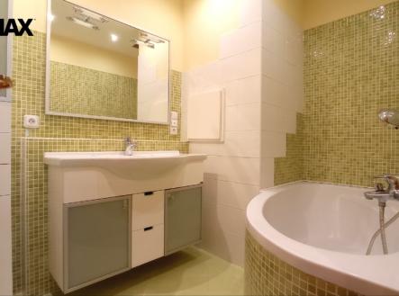 1000060365.jpg | Pronájem bytu, 3+kk, 82 m²