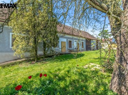 f37b8308-hdr.jpg | Prodej - dům/vila, 180 m²