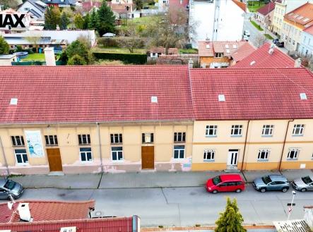 whatsapp-image-2026-04-13-at-14.26.17.jpeg | Prodej - nájemní dům, 1 880 m²