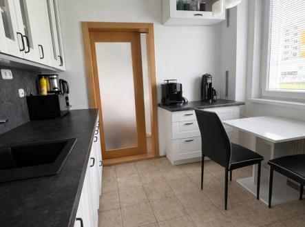 kuchyn-fischerova-1.png | Prodej bytu, 3+1, 62 m²