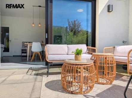 dum-terasa1-3.jpg | Pronájem - dům/vila, 146 m²