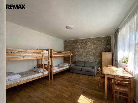 Dům nabízí kapacitu pro 14 až 16 osob | Pronájem bytu, atypický, 190 m²