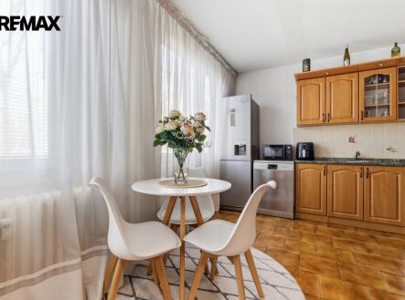 Kuchň / Jídelní koutek | Prodej bytu, 3+kk, 74 m²