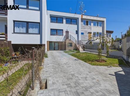 realitni-fotografie-vrane-nad-vltavou-radek-karasek-3.jpg | Prodej - dům/vila, 182 m²