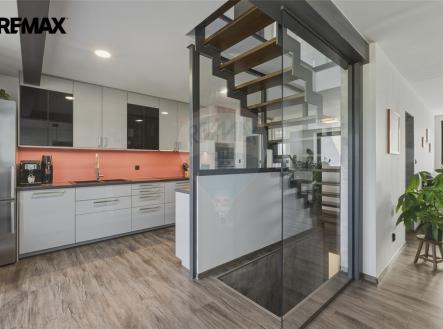 realitni-fotografie-vrane-nad-vltavou-radek-karasek-35.jpg | Prodej - dům/vila, 182 m²