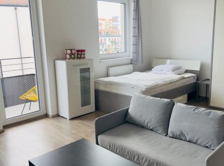 Pohled k kuchyňského koutu | Pronájem bytu, 1+kk, 34 m²