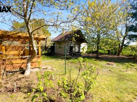 Prodej - pozemek, zahrada, 398 m² obrázek