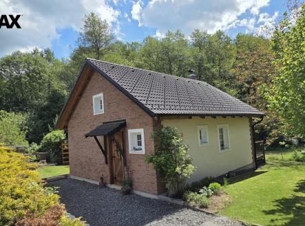 Hlavní vchod - severní strana | Prodej - chata/rekreační objekt, 83 m²