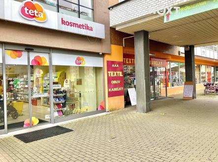 Pronájem - komerční objekt, obchodní centrum, 567 m²