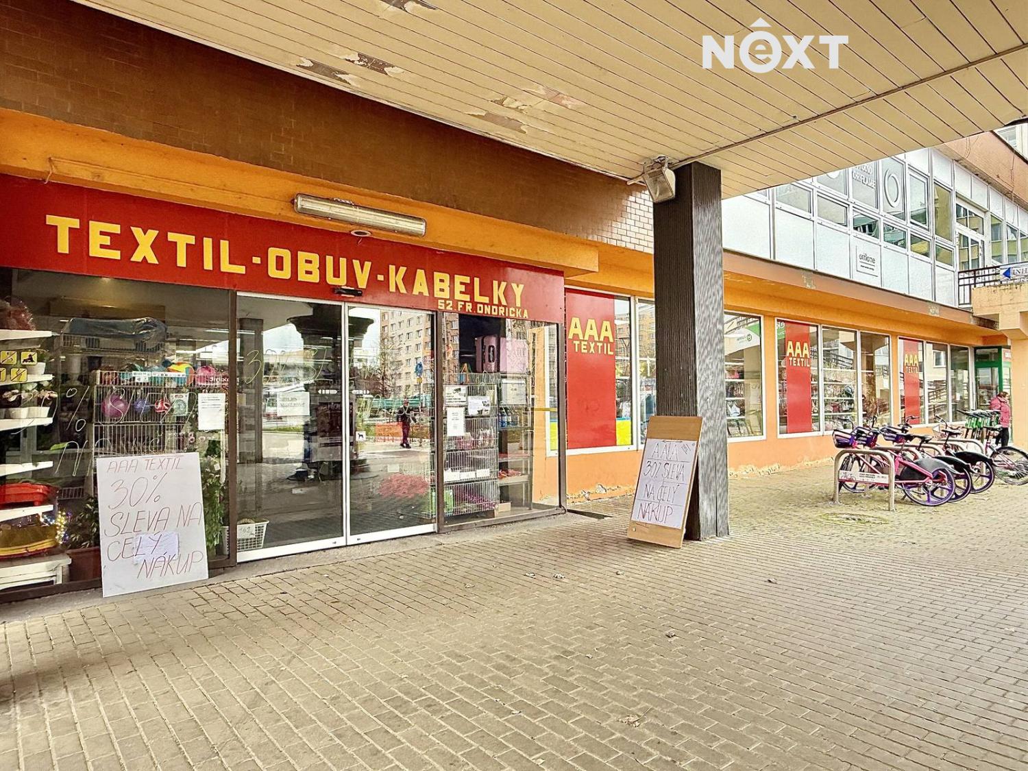 Pronájem komerční Obchodní prostory, 546㎡