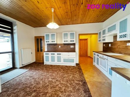 dd399666-3541-455e-a48e-3ee908a08d43.jpeg | Prodej - dům/vila, 360 m²