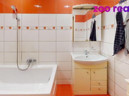 byt-21-s-balkonem-ul-pkh-litvinov-bathroom.jpg | Pronájem bytu, 2+1, 55 m²
