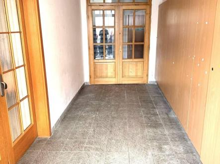 Prodej - komerční objekt, obchodní centrum, 320 m²