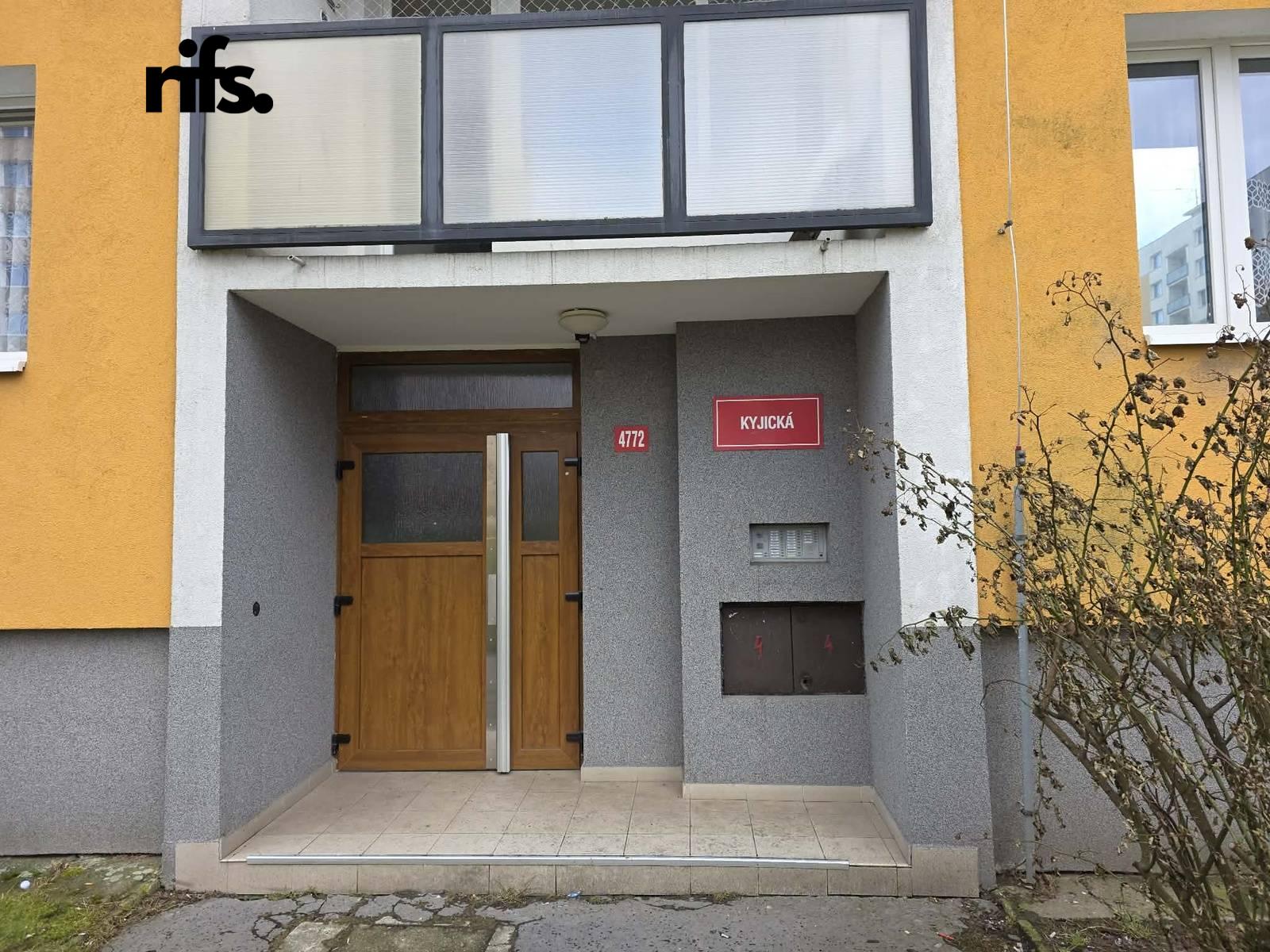 Pronájem byt 1 + 1, 35㎡|Ústecký kraj, Chomutov, Kyjická 4772, 43004