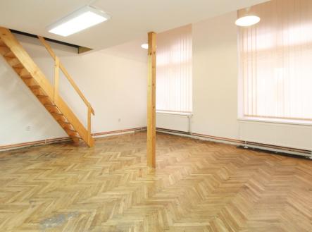 2 | Prodej - obchodní prostor, 83 m²