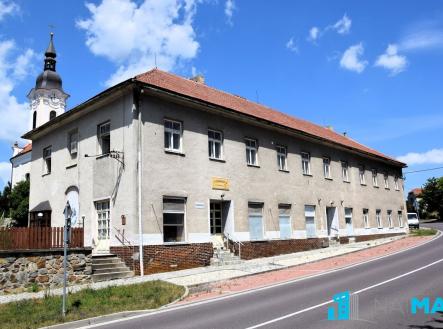 pohled na budovu hlavní foto 1 | Prodej - obchodní prostor, 796 m²