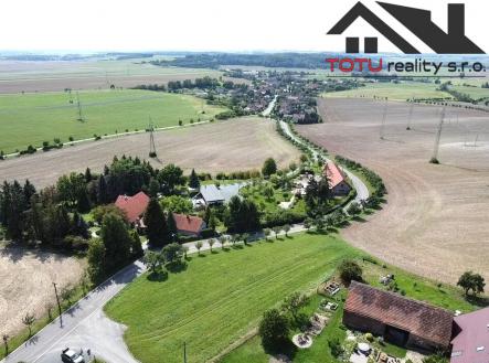 dji-fly-20240827-133743-0-1724758663550-photo-low-quality.jpg | Pronájem - pozemek, zahrada, 916 m²