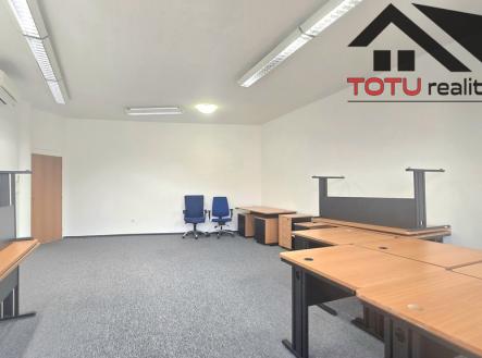 20251112-095244.jpg | Pronájem - kanceláře, 38 m²