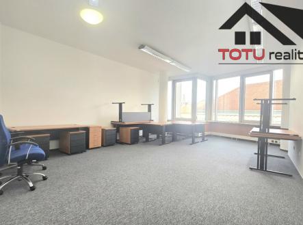 20251112-095149.jpg | Pronájem - kanceláře, 38 m²