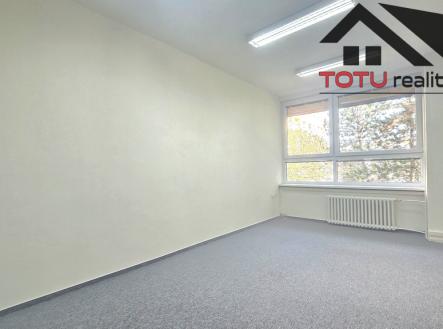 20251112-102349.jpg | Pronájem - kanceláře, 19 m²