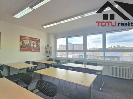 20251112-101829.jpg | Pronájem - kanceláře, 40 m²