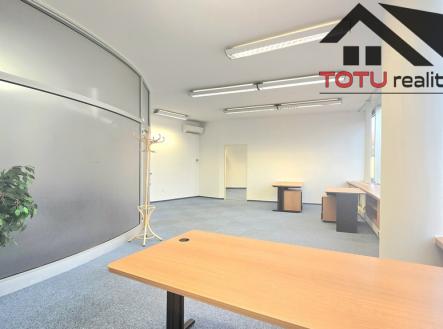20251112-094516.jpg | Pronájem - kanceláře, 67 m²