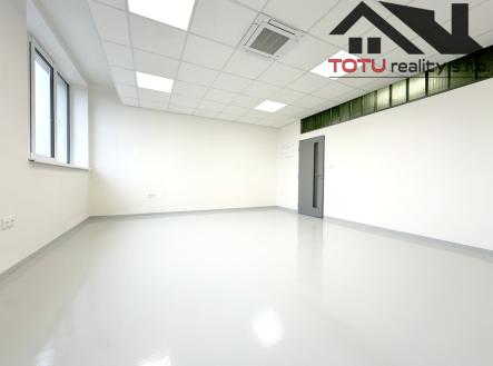 img-4133.jpeg | Pronájem - kanceláře, 28 m²