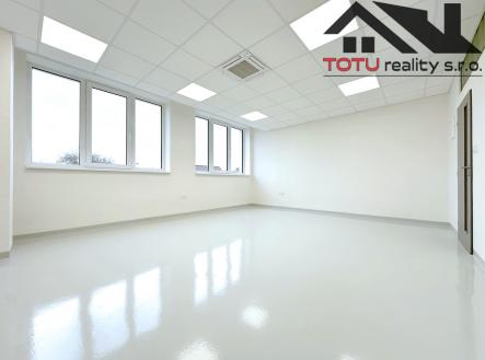 img-4120.jpeg | Pronájem - kanceláře, 28 m²