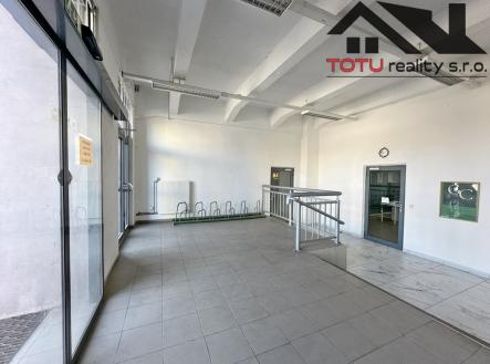 img-6080.jpeg | Pronájem - obchodní prostor, 200 m²