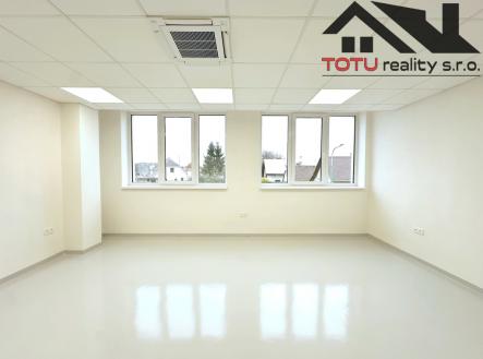 img-4146.jpeg | Pronájem - kanceláře, 28 m²