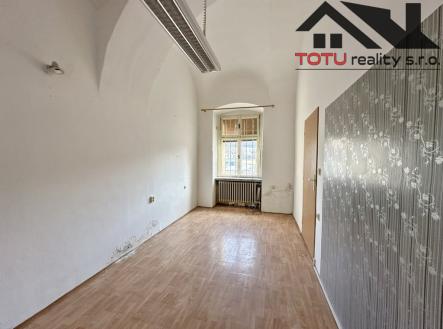 mistnost-u-vstupu-1.jpeg | Pronájem - obchodní prostor, 82 m²
