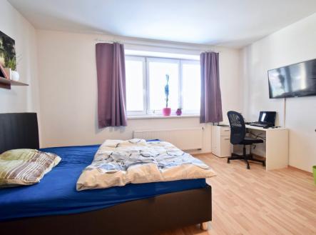 Pronájem bytu, 1+kk, 35 m² obrázek